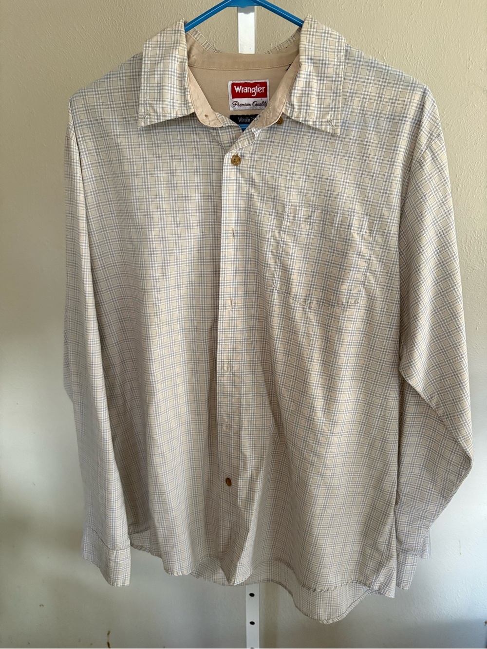 Wrangler Men's Light Beige and White Plaid Button-Down Shirt Size Large